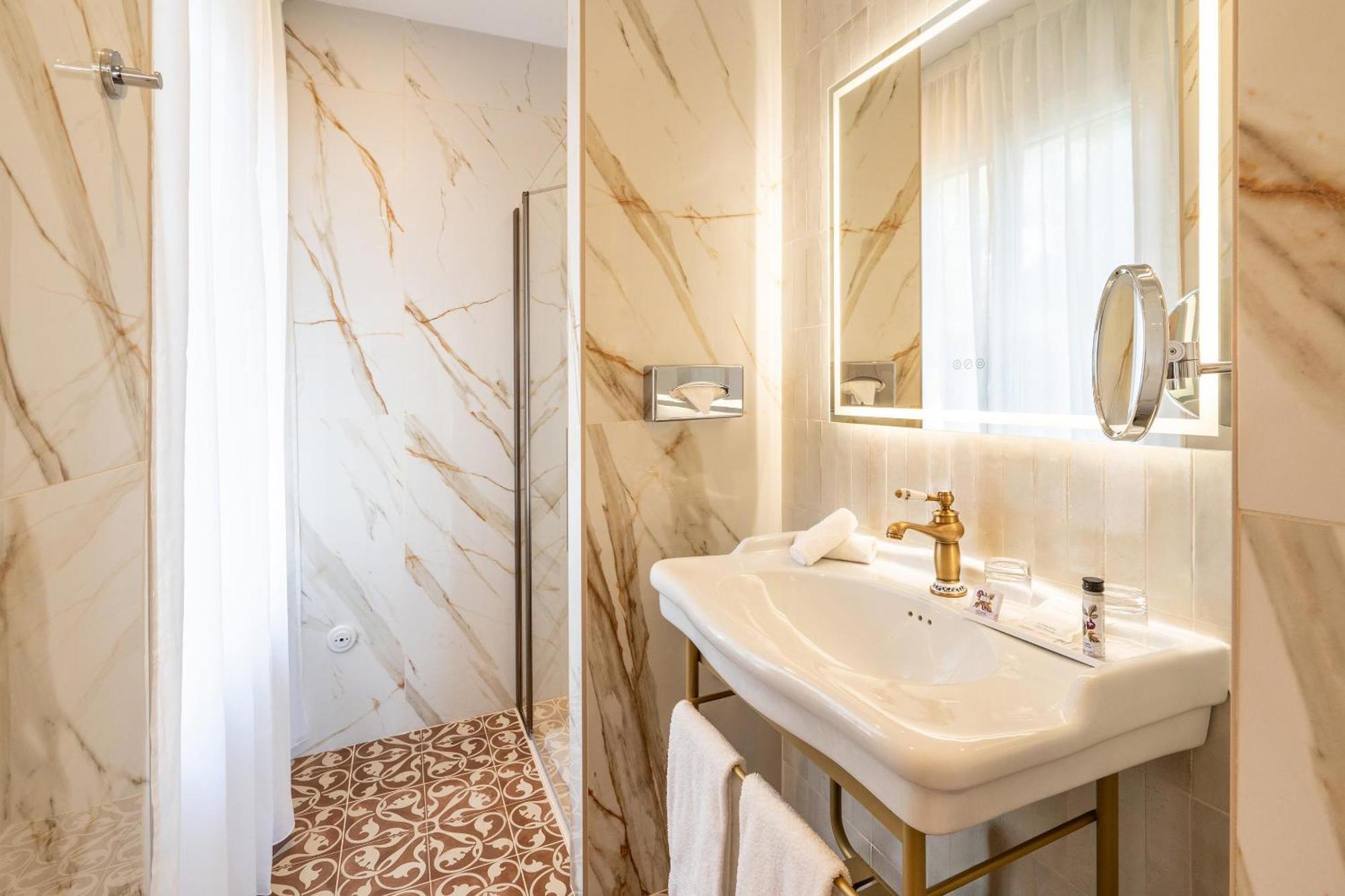 Grand Des Lecques; Bw Signature Collection Hotel 3*