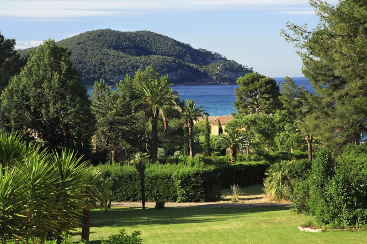 Grand Les Lecques Hotel 3*
