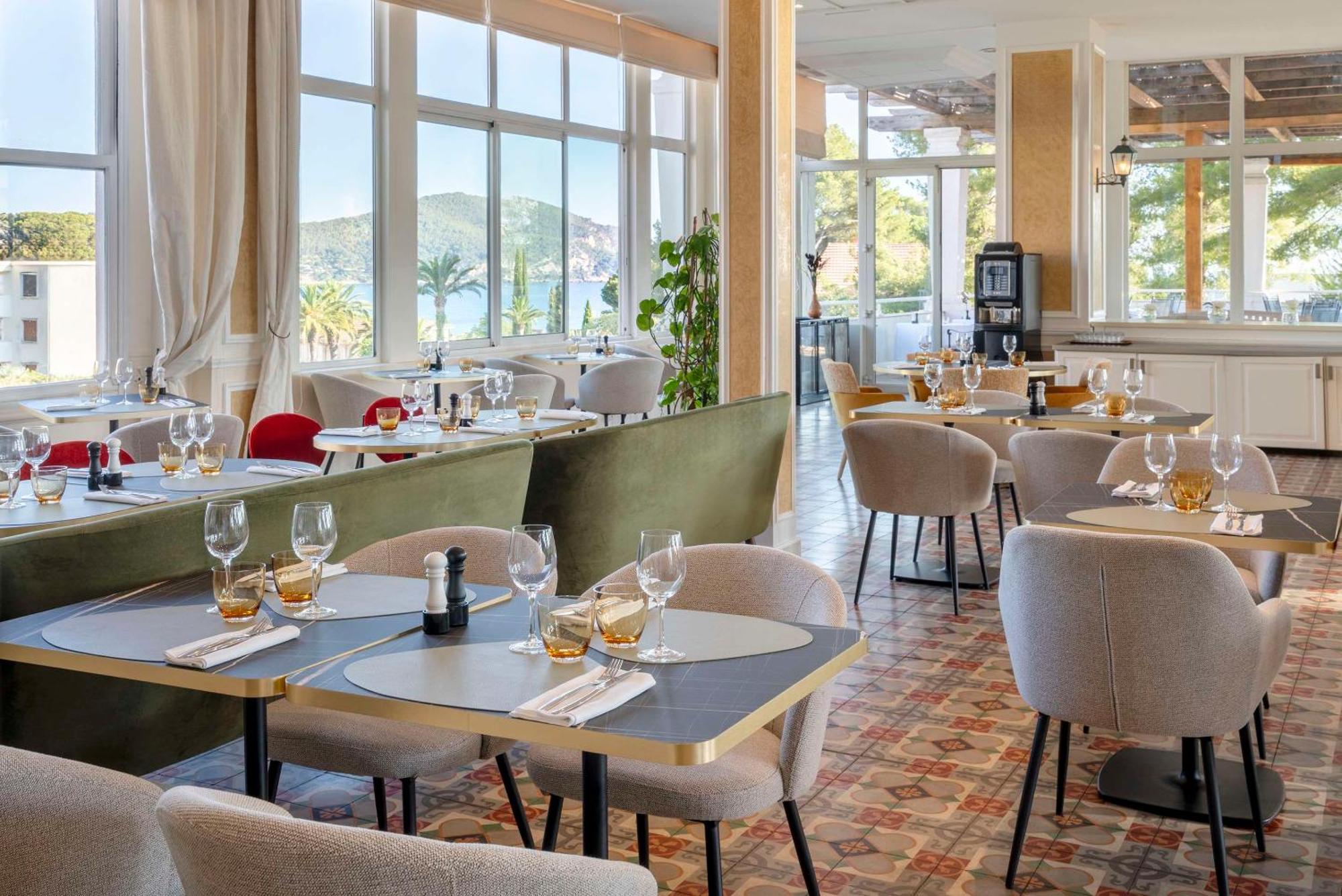Hotel Grand Les Lecques 3*