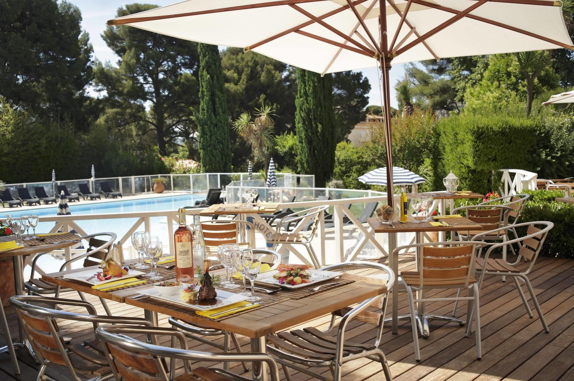 Grand Les Lecques Hotel 3*